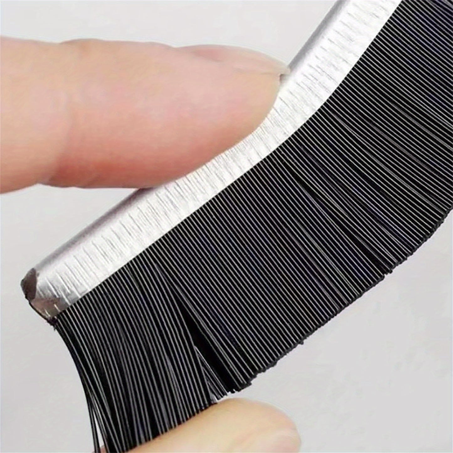 Brosse des espaces étroits de QUEBECOOL™