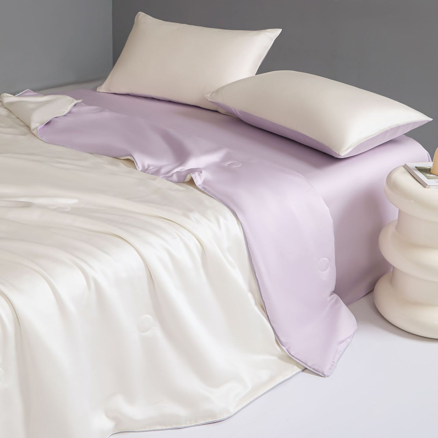 Couette rafraîchissante d'été brodée