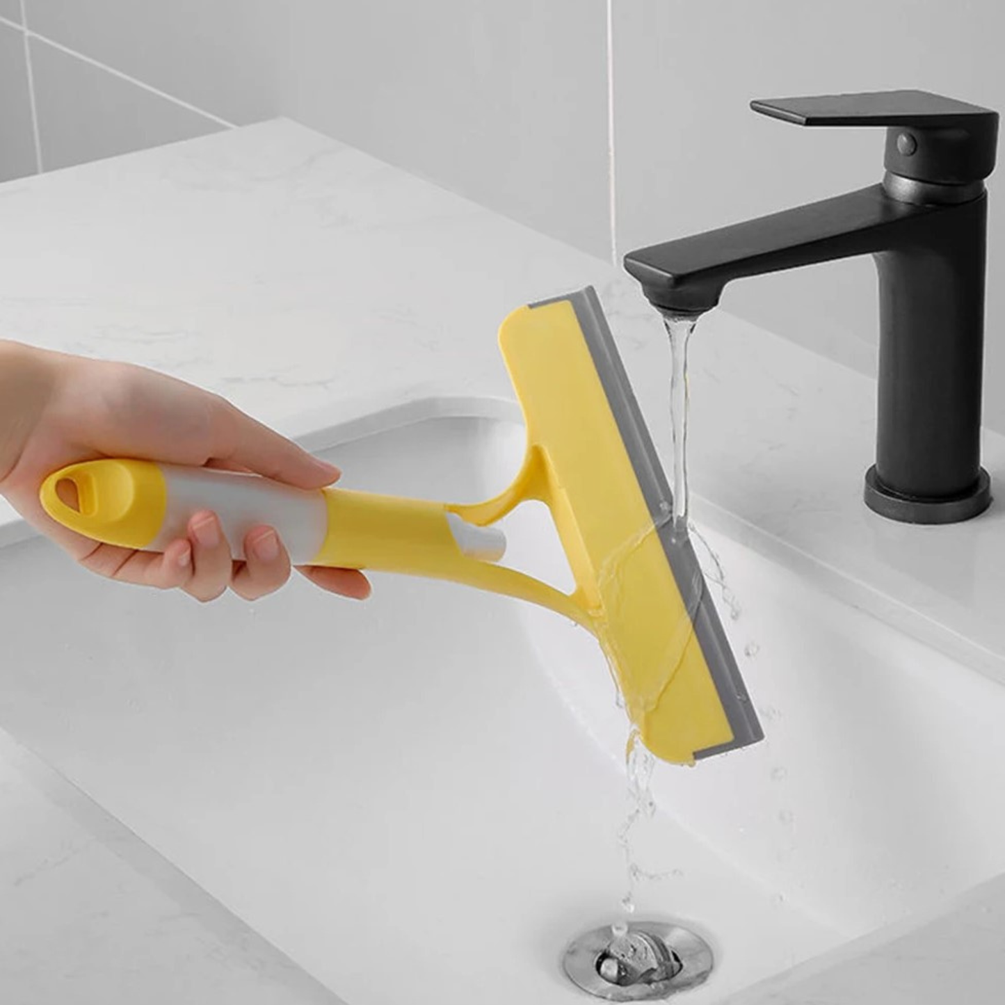 NettoVitre Pro — Grattoir Nettoyant 3-en-1 — Vaporisateur · Brosse · Raclette
